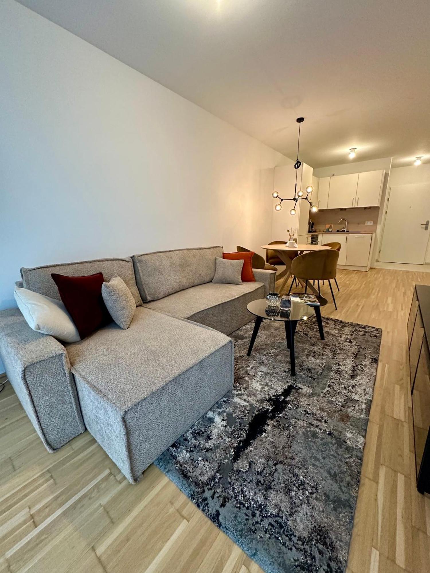 Coho City Apartments Mit Hauseigener Tiefgarage Vienna Exterior photo